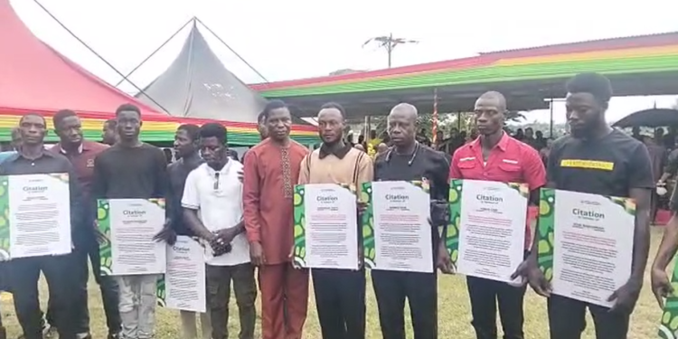 President Mahama has commended 13 Sikaman-Brofoyedu residents for recovering victims of the August 6 helicopter crash, offering cash, jobs, and infrastructure support.